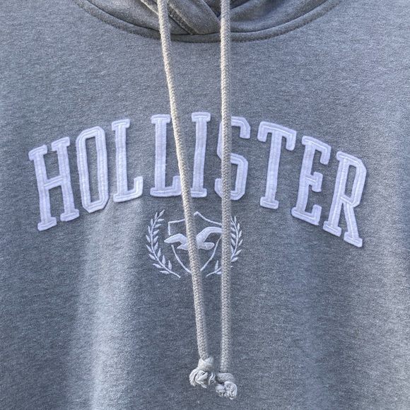 Hollister Men's Grey Hoodie Sweater - Picture 5 of 8